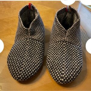 Bombas Gripper Slippers Kids Size 1-5 Cozy Knit Non Slip Sole